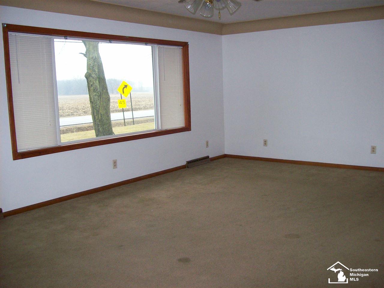 3910 West Dunbar Road Monroe, MI 48161 - Photo 8 of 17 31370426-7.JPG
