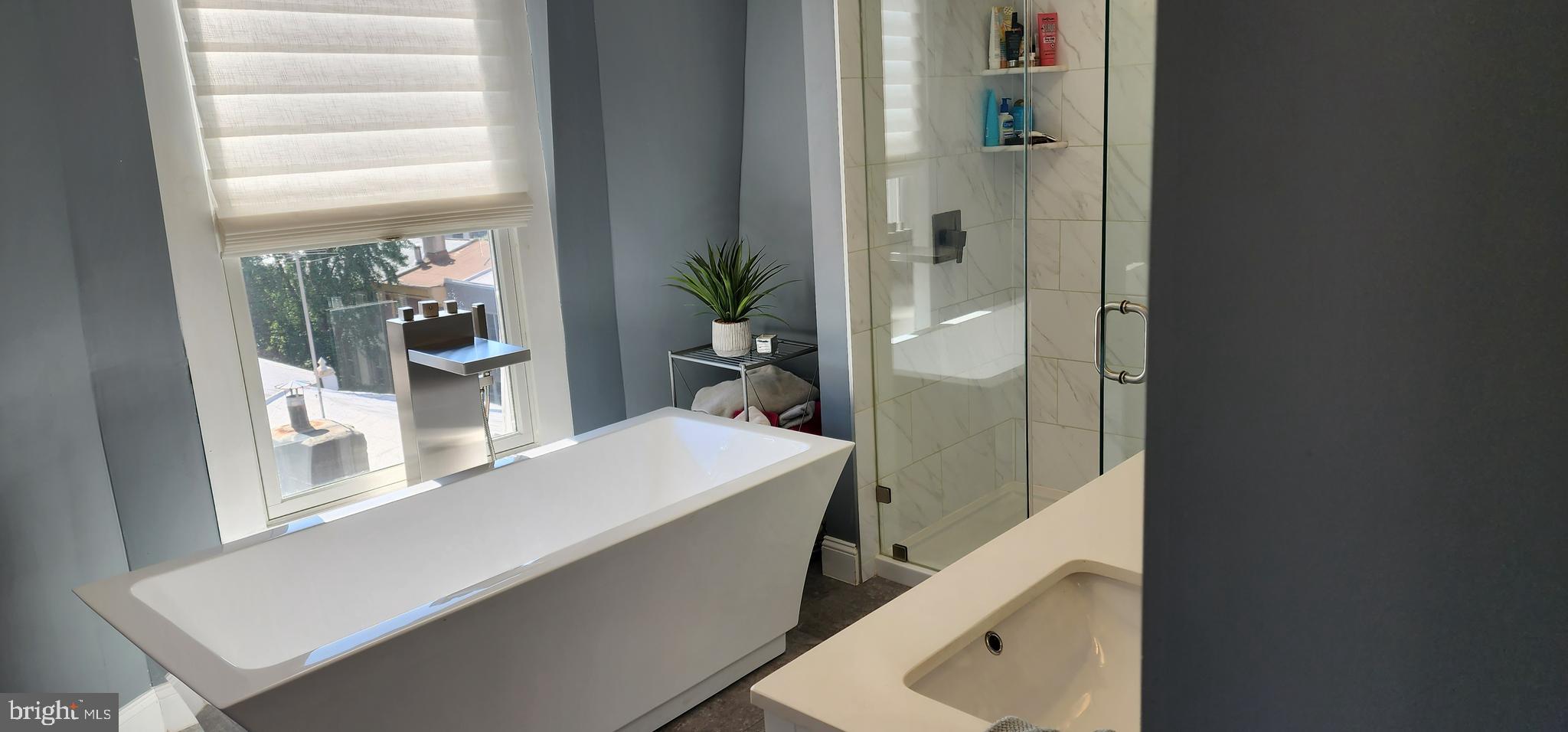 1608 Spruce Street, Unit 4 Philadelphia, PA 19103 - Photo 3 of 25