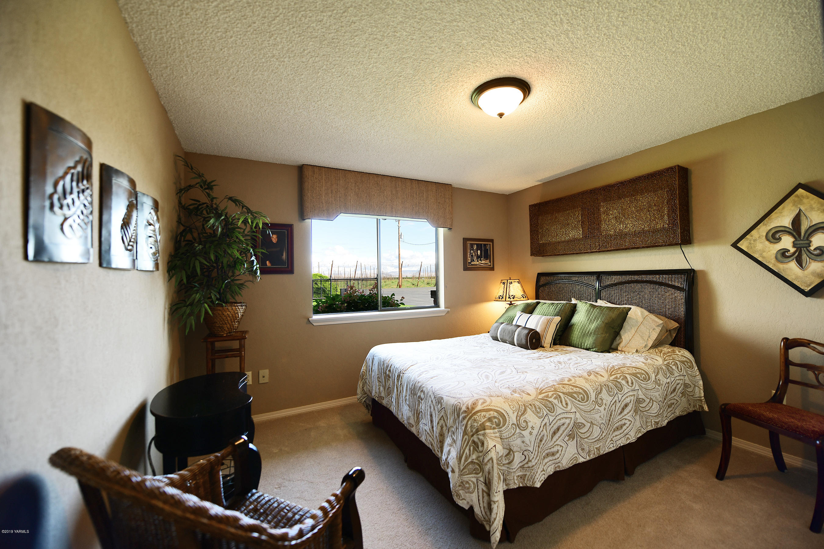 6290 Larue Road Toppenish, WA 98948 - Photo 18 of 28 8 Bedroom 3