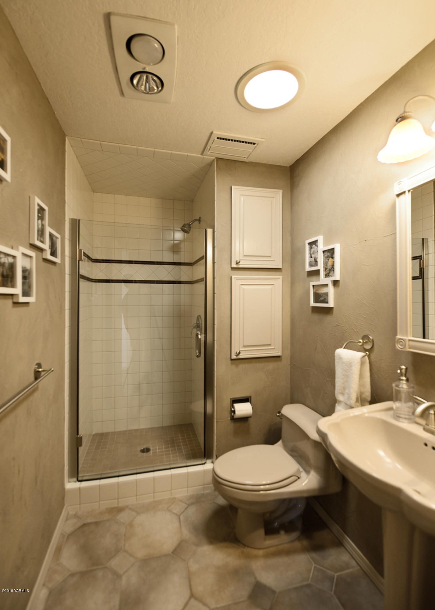 6290 Larue Road Toppenish, WA 98948 - Photo 19 of 28 9 Guest Bath