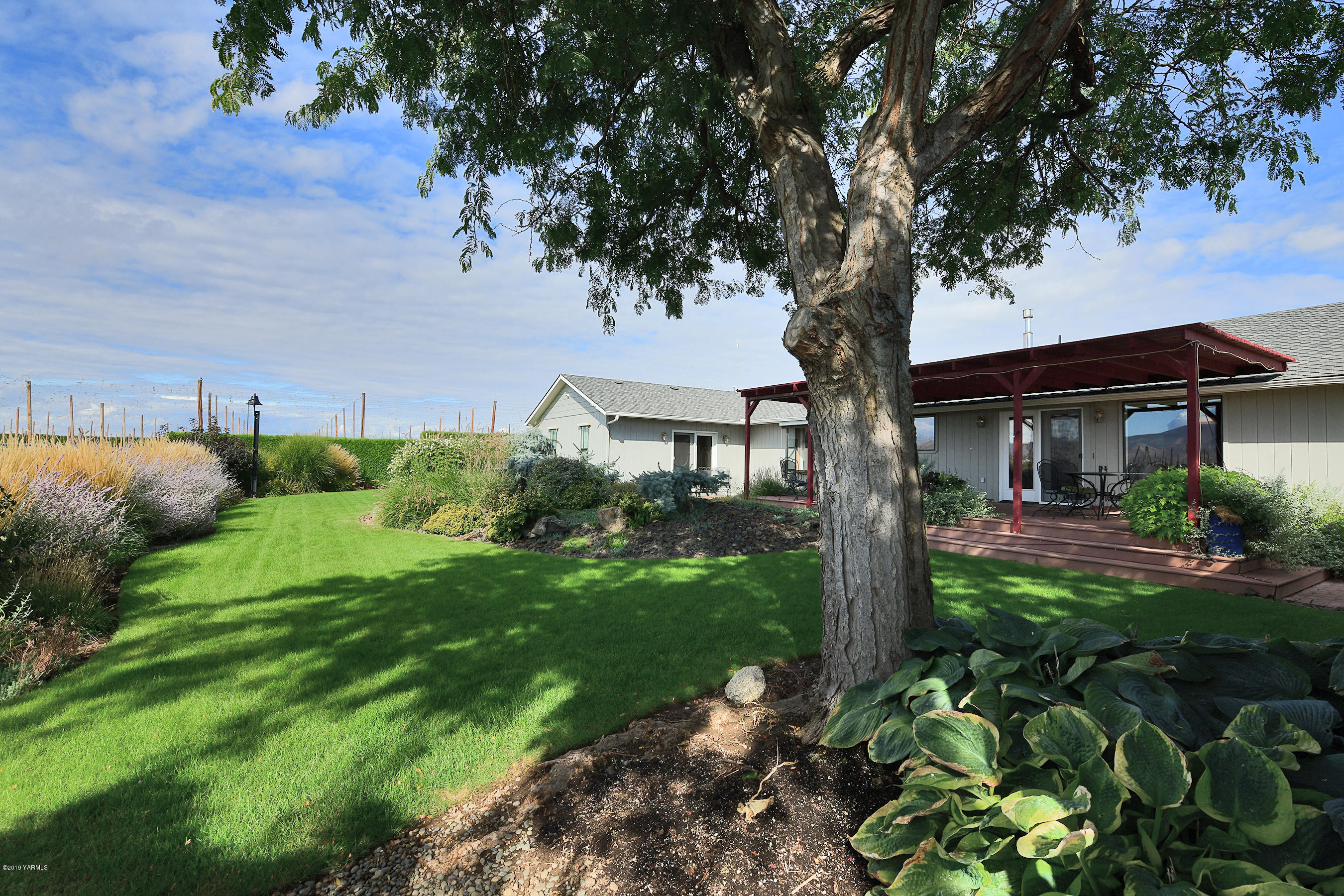 6290 Larue Road Toppenish, WA 98948 - Photo 20 of 28 10 Backyard Oasis