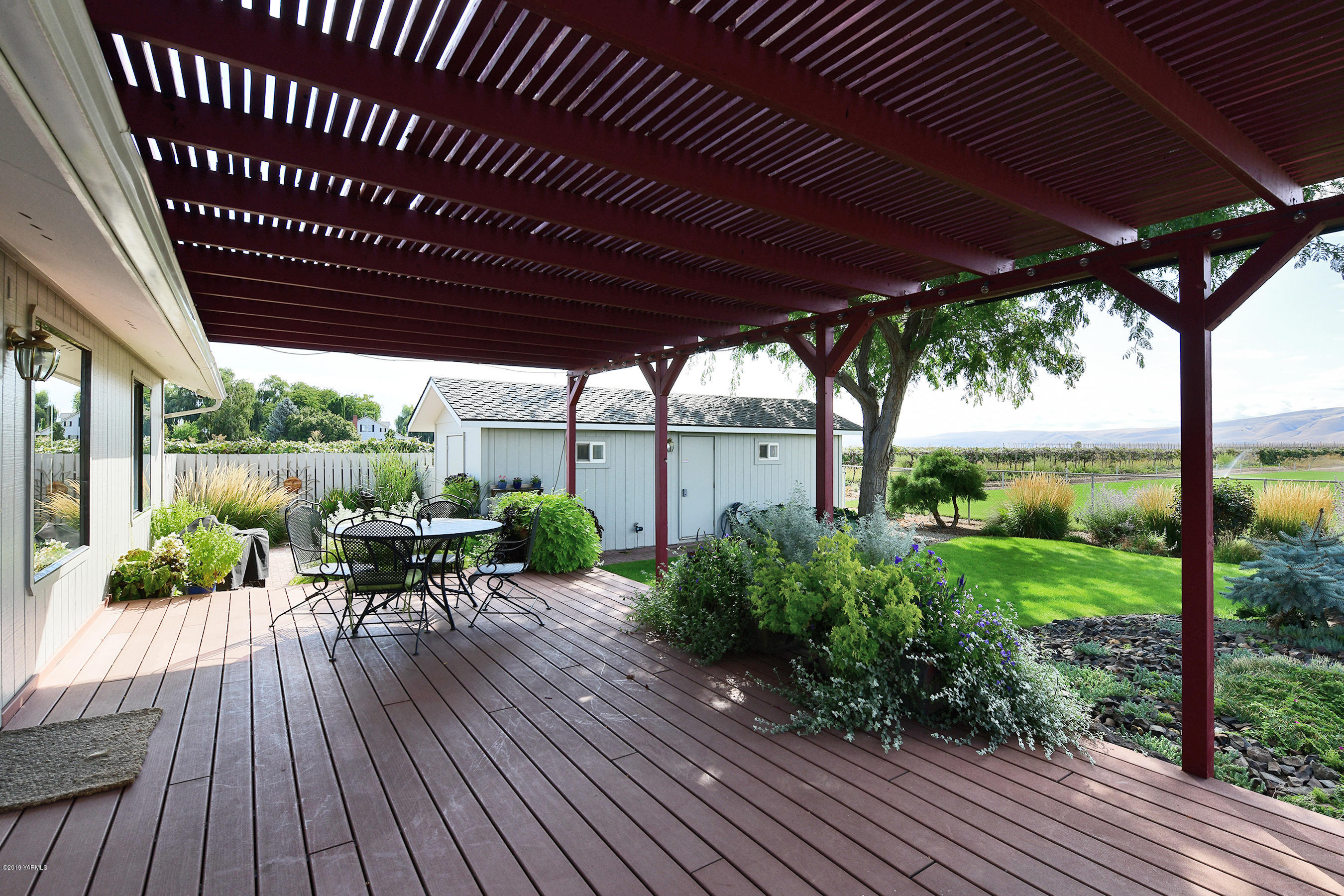6290 Larue Road Toppenish, WA 98948 - Photo 21 of 28 10a Covered Patio