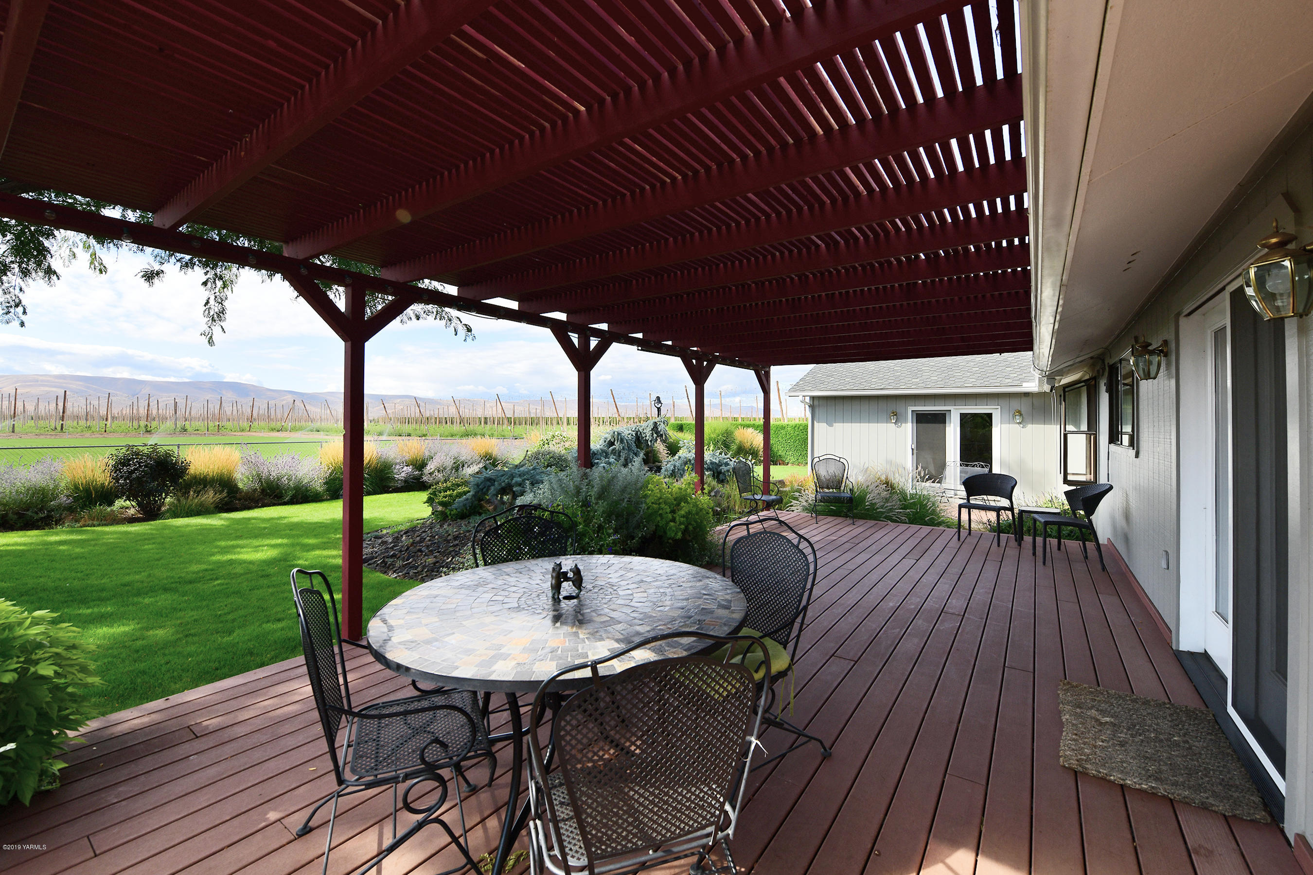 6290 Larue Road Toppenish, WA 98948 - Photo 22 of 28 10b Ready For Entertaining