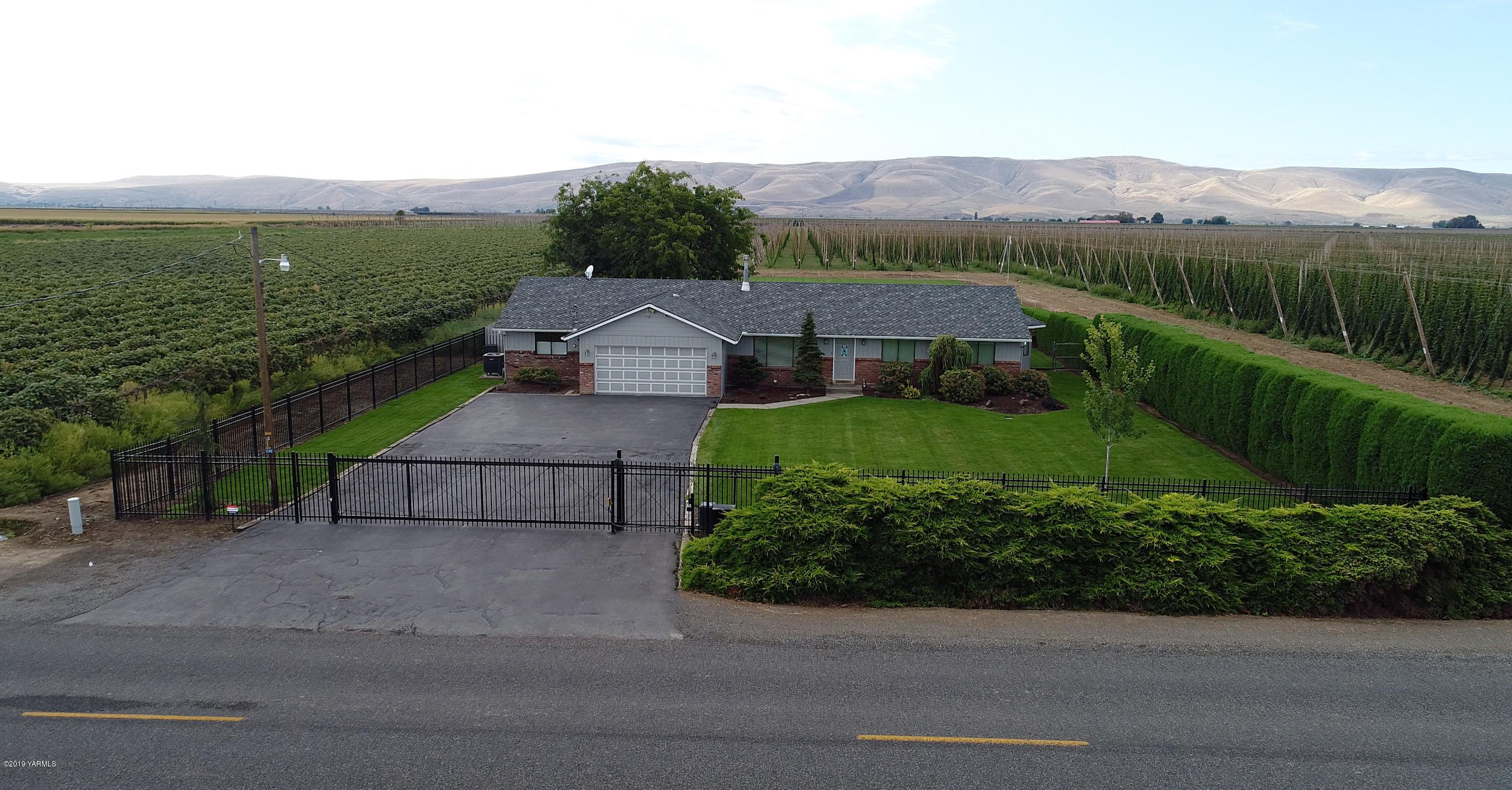6290 Larue Road Toppenish, WA 98948 - Photo 26 of 28 13 Aerial Shot1