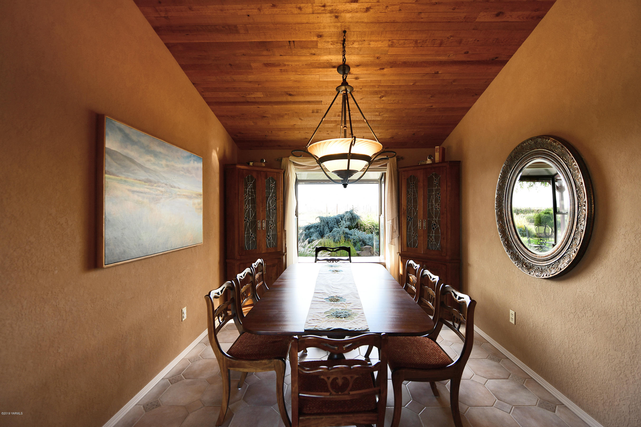 3 Ample Room In Formal Dining