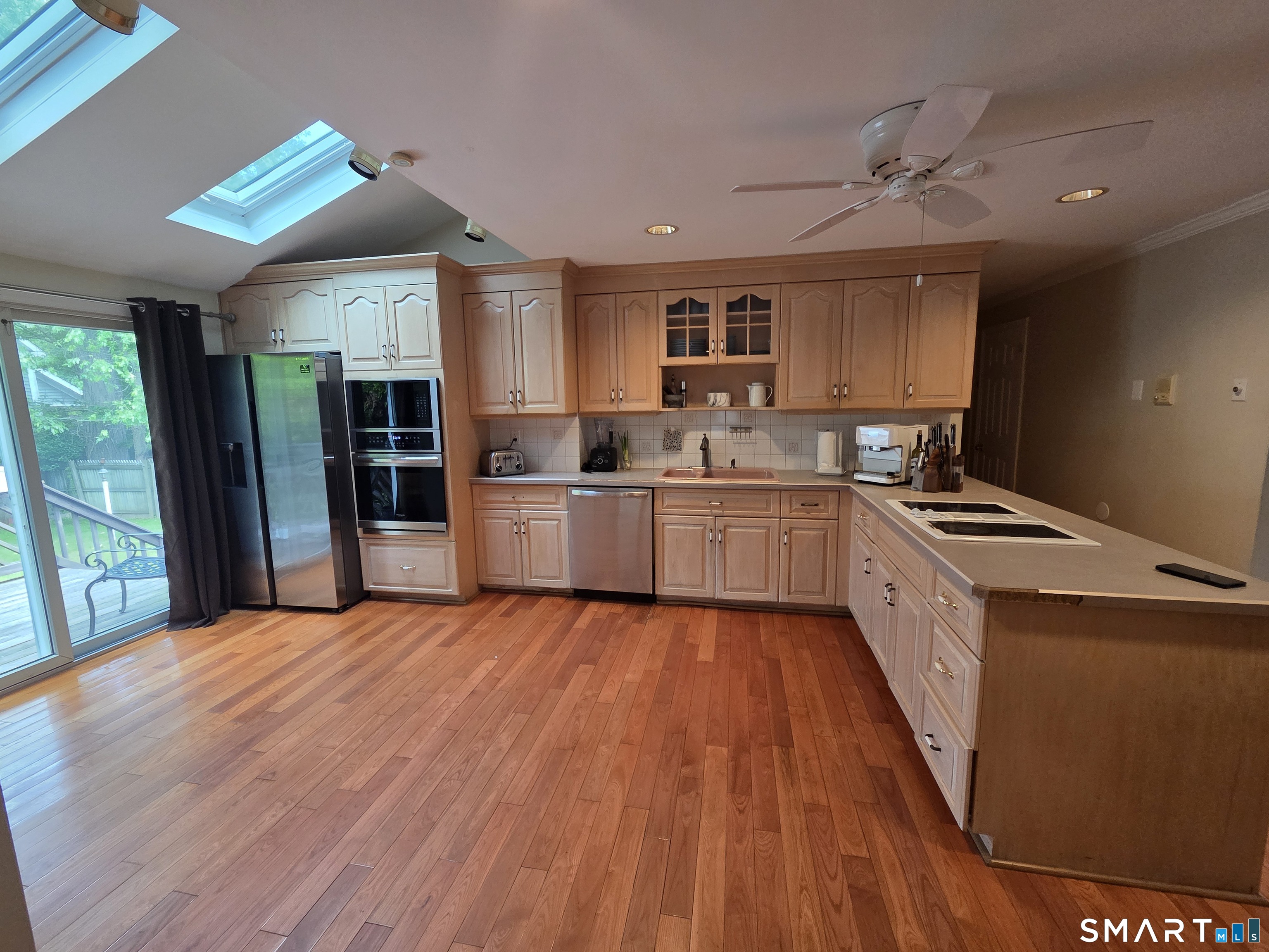 156 Fieldcrest Road Fairfield, CT 06825 - Photo 11 of 26