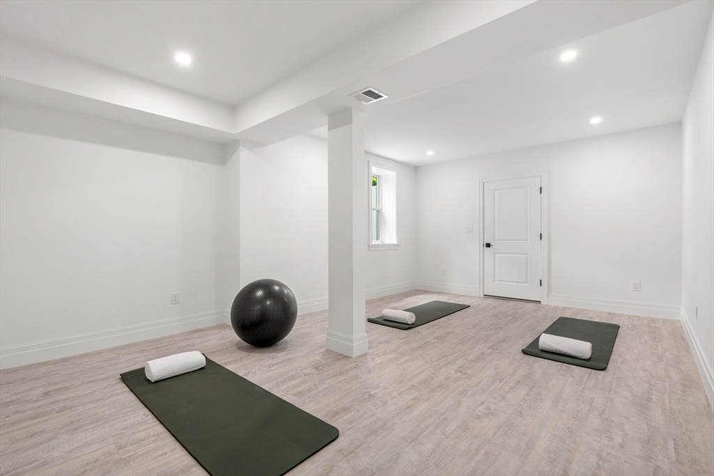28 Parker Road Wellesley, MA 02482 - Photo 29 of 32