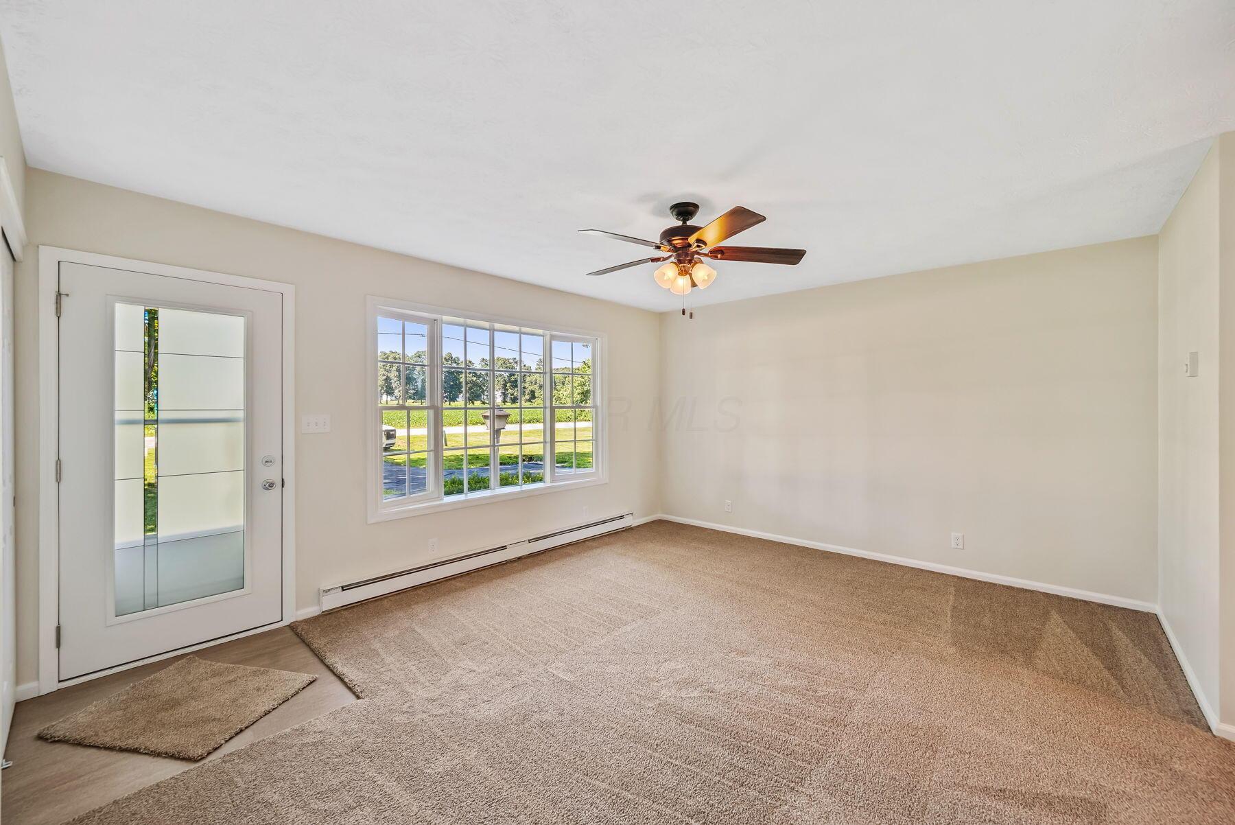 240 Morral-Kirkpatrick Road Marion, OH 43302 - Photo 12 of 39 Living Room