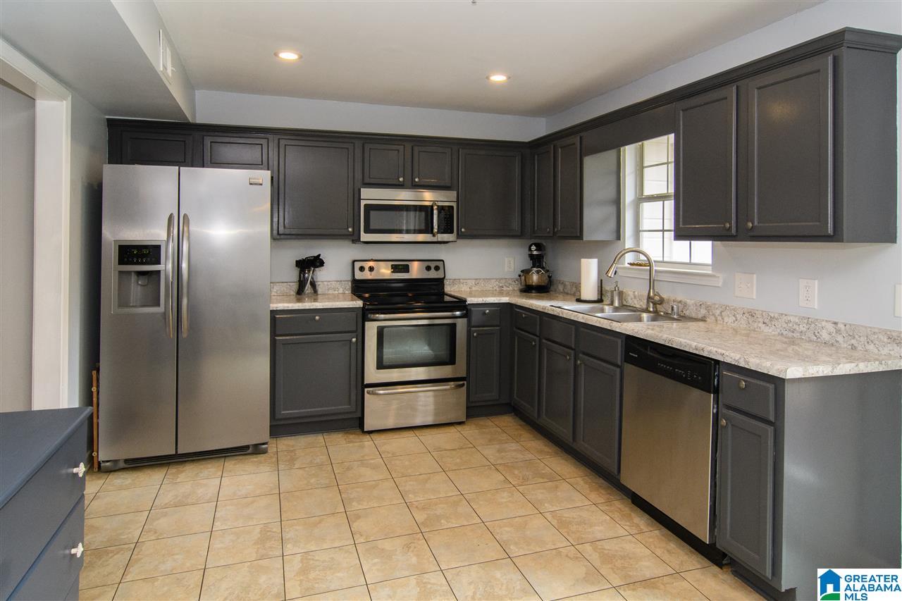 214 Willow Point Circle Alabaster, AL 35007 - Photo 11 of 33