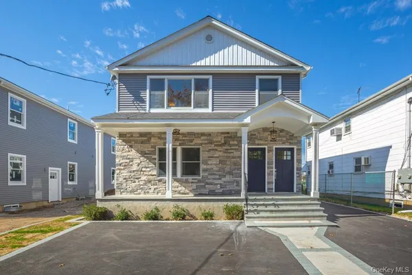 $4,300 | 207 Nassau Boulevard, Unit B, Garden City, NY 11530