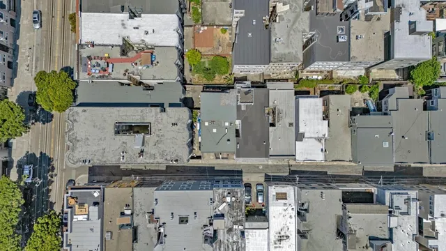 a picture of the city