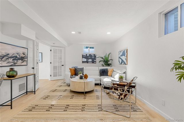 a view of empty room with window