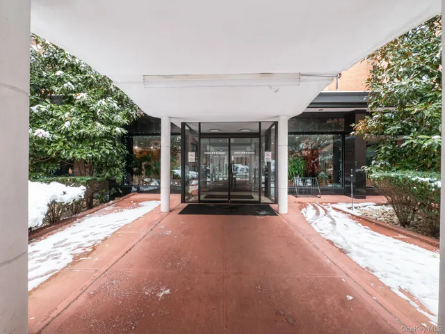 $469,000 | 139-15 83rd Avenue, Unit 423 | Briarwood