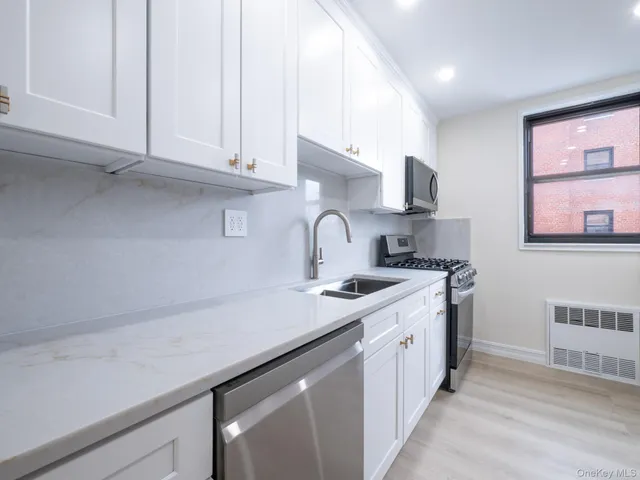 $469,000 | 139-15 83rd Avenue, Unit 423 | Briarwood