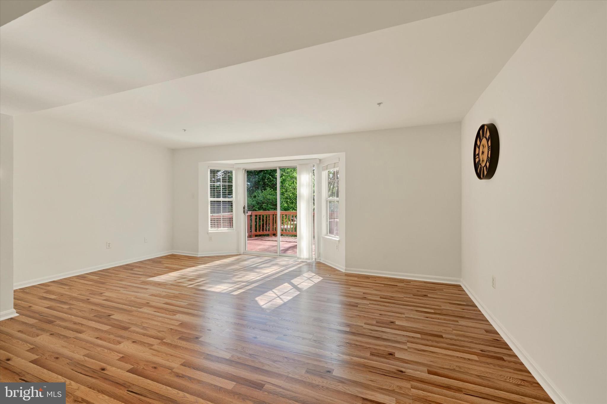 6162 Silver Arrows Way Columbia, MD 21045 - Photo 13 of 29 Living Room