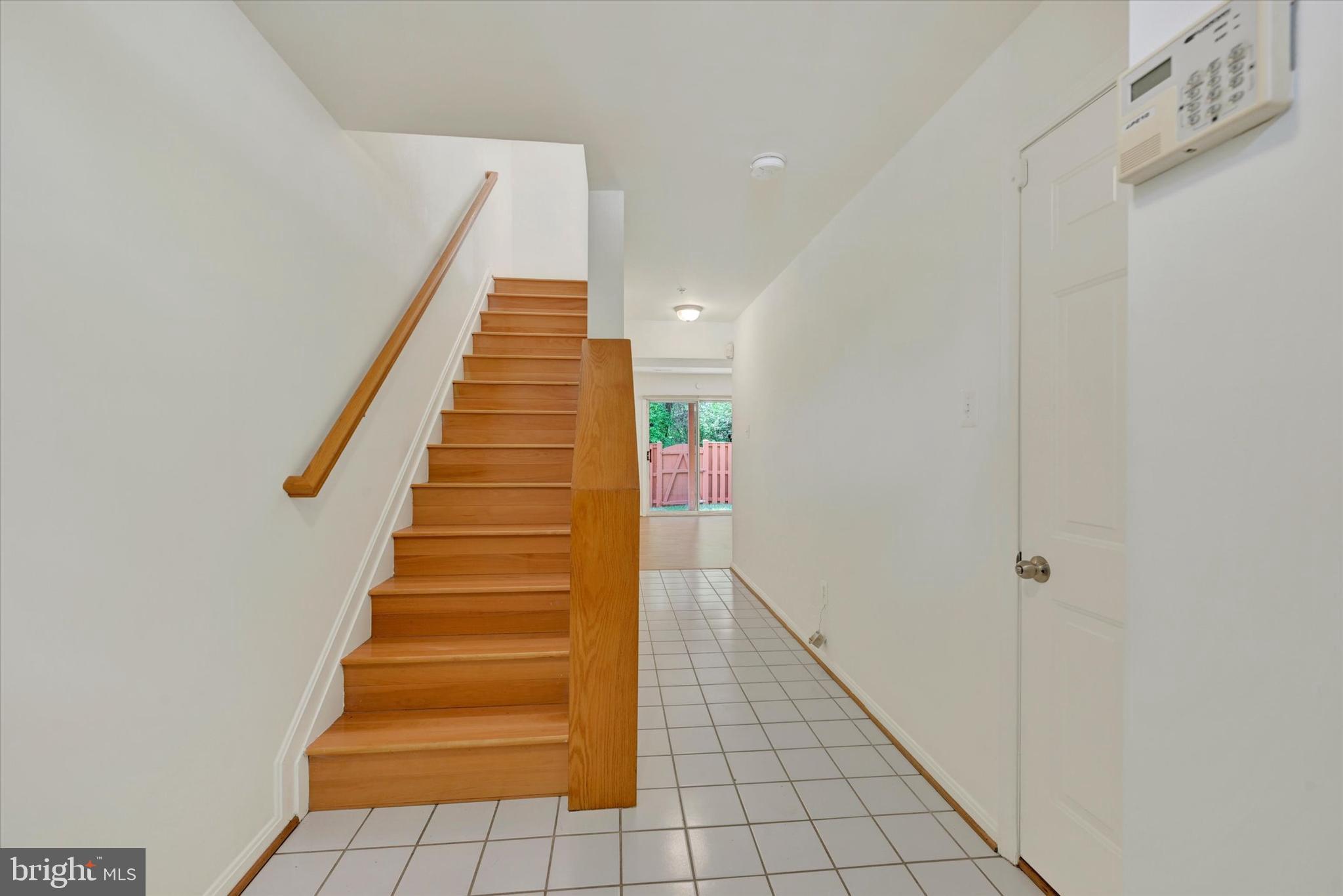 6162 Silver Arrows Way Columbia, MD 21045 - Photo 3 of 29 1st level stairs