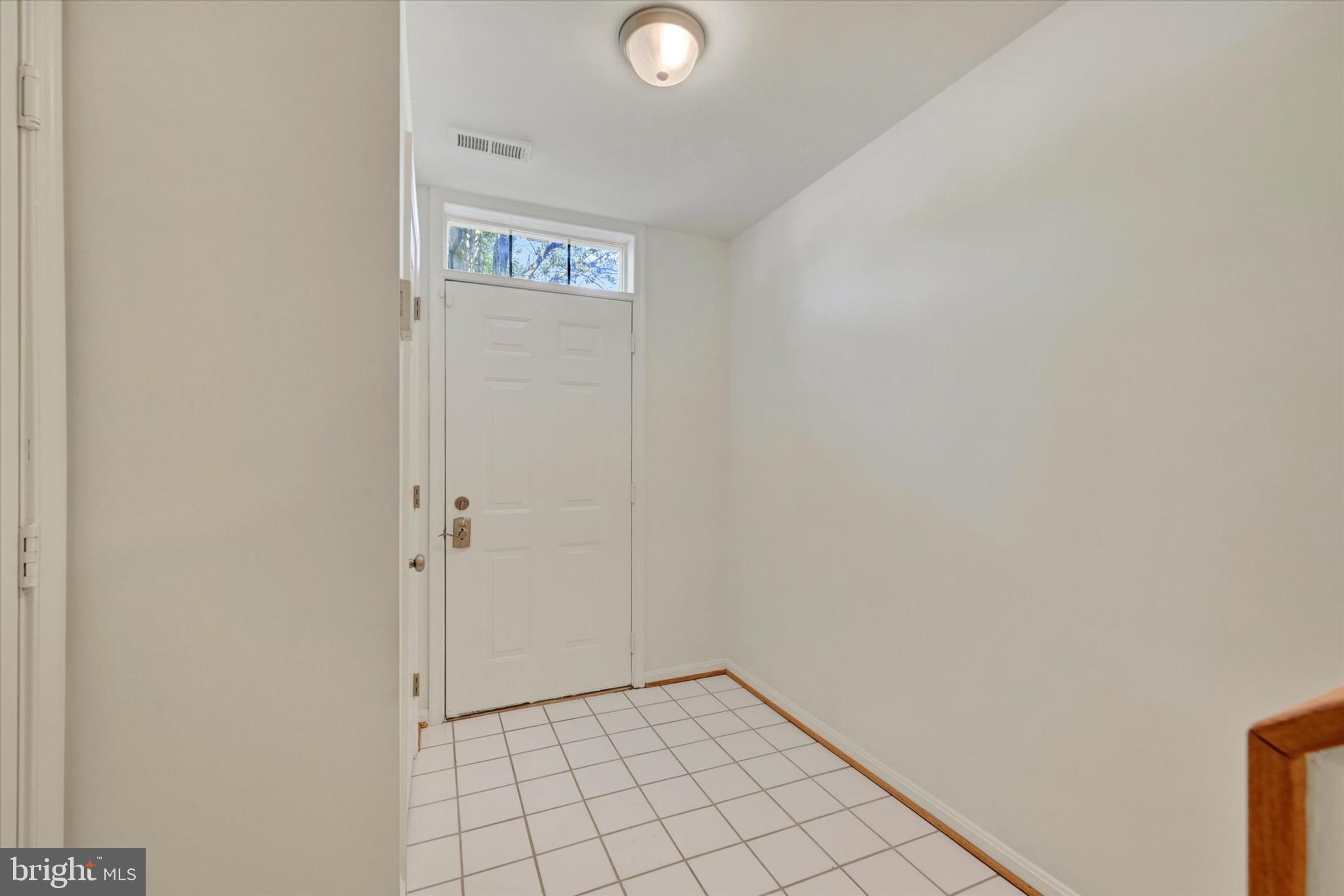 6162 Silver Arrows Way Columbia, MD 21045 - Photo 4 of 29 Foyer