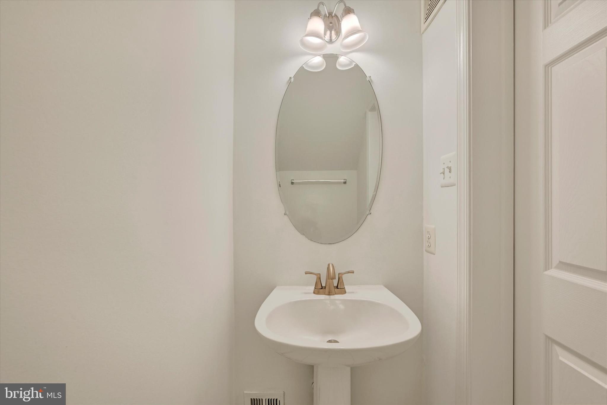 6162 Silver Arrows Way Columbia, MD 21045 - Photo 9 of 29 Powder room