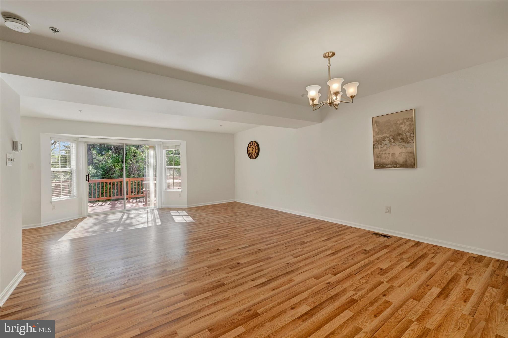 6162 Silver Arrows Way Columbia, MD 21045 - Photo 10 of 29 Living Room