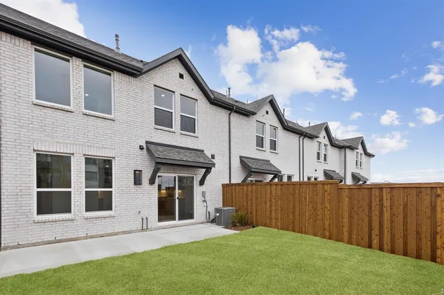 $345,990 | 3734 Pierce Lane, Grand Prairie, TX 75052