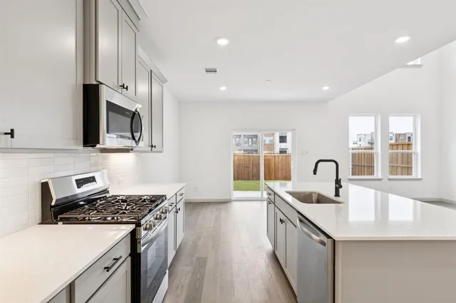 $345,990 | 3734 Pierce Lane, Grand Prairie, TX 75052