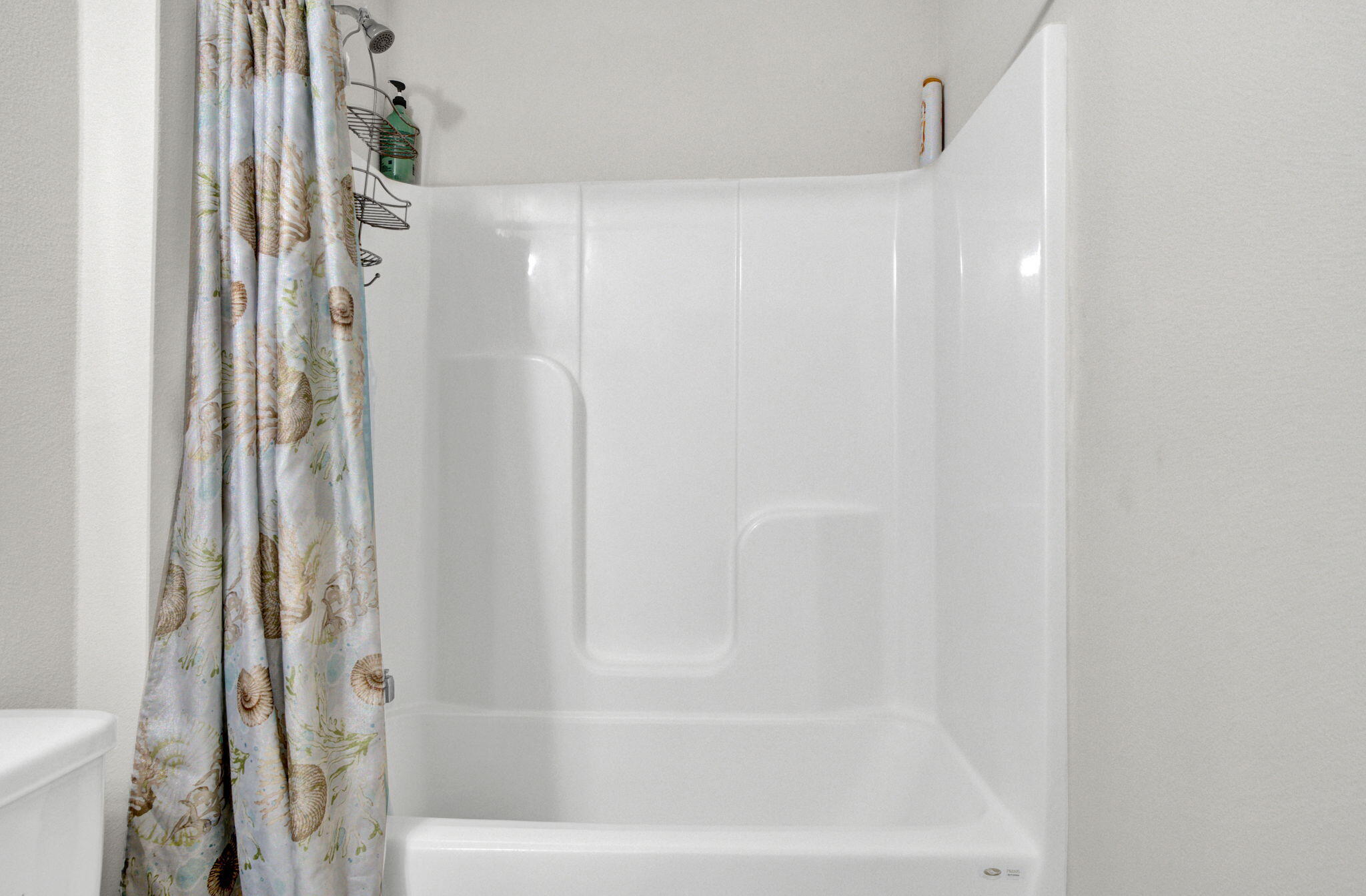535 Mary Lou Way Crestview, FL 32539 - Photo 12 of 37 a bathroom with a shower and a tub