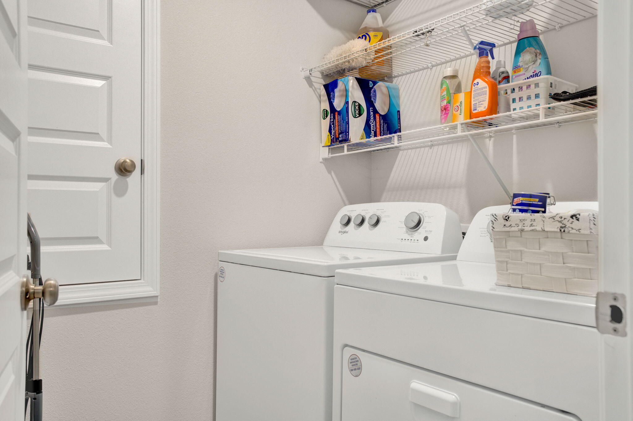 535 Mary Lou Way Crestview, FL 32539 - Photo 18 of 37 a utility room with dryer and washer