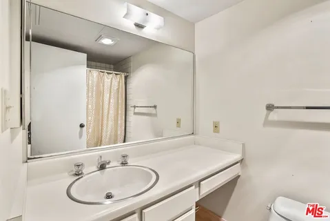 $299,000 | 10560 Wilshire Boulevard, Unit 205, Los Angeles, CA 90024