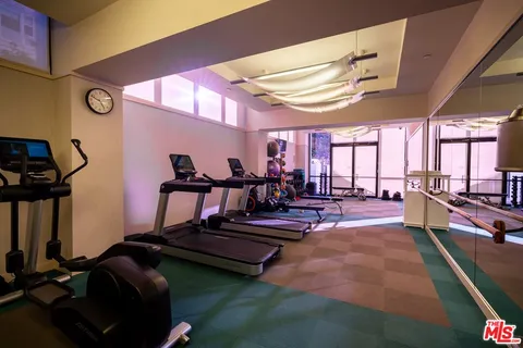 $299,000 | 10560 Wilshire Boulevard, Unit 205, Los Angeles, CA 90024