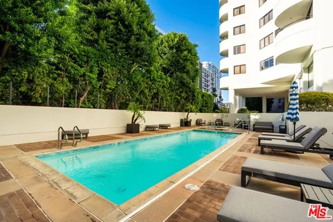 $299,000 | 10560 Wilshire Boulevard, Unit 205, Los Angeles, CA 90024
