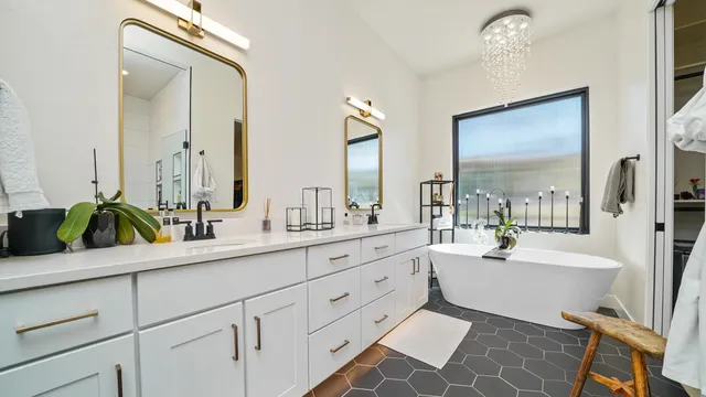 $1,100,000 | 442 Renaissance Boulevard, Grand Junction, CO 81507