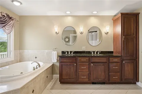 $1,395,000 | 31 Meadowbrook Drive, Barrington, RI 02806