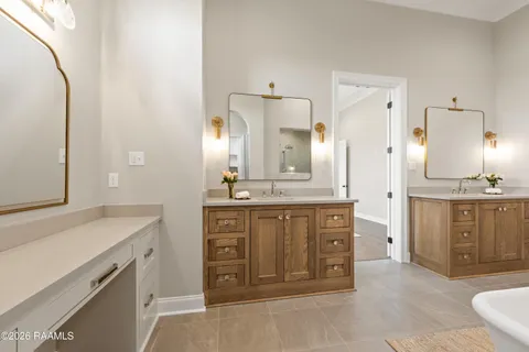 $899,999 | 106 Sea Is Lane, Youngsville, LA 70592