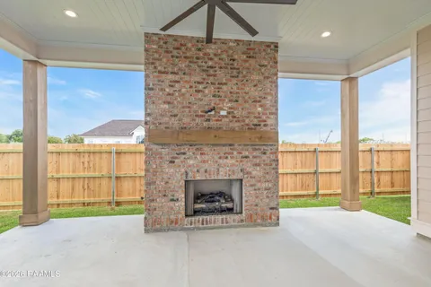 $899,999 | 106 Sea Is Lane, Youngsville, LA 70592