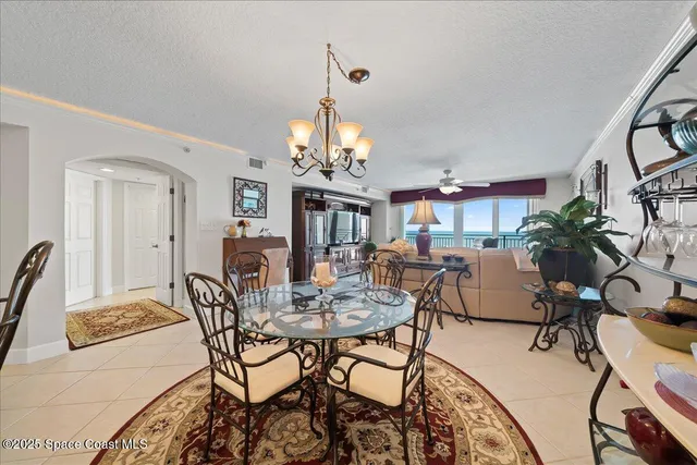 a view of a livingroom and dining room