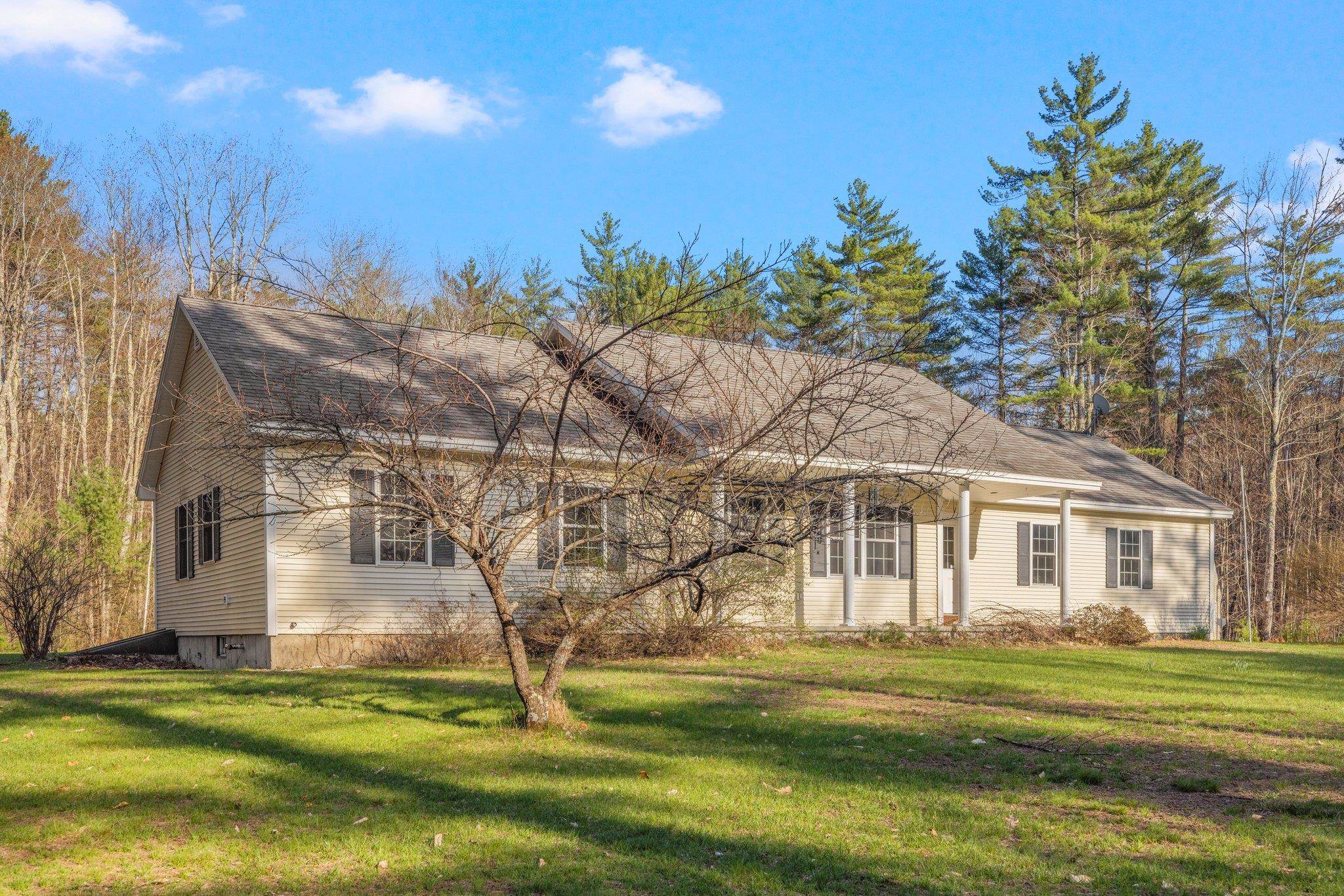 554 Salisbury Road Franklin, NH 03235 - Photo 3 of 33
