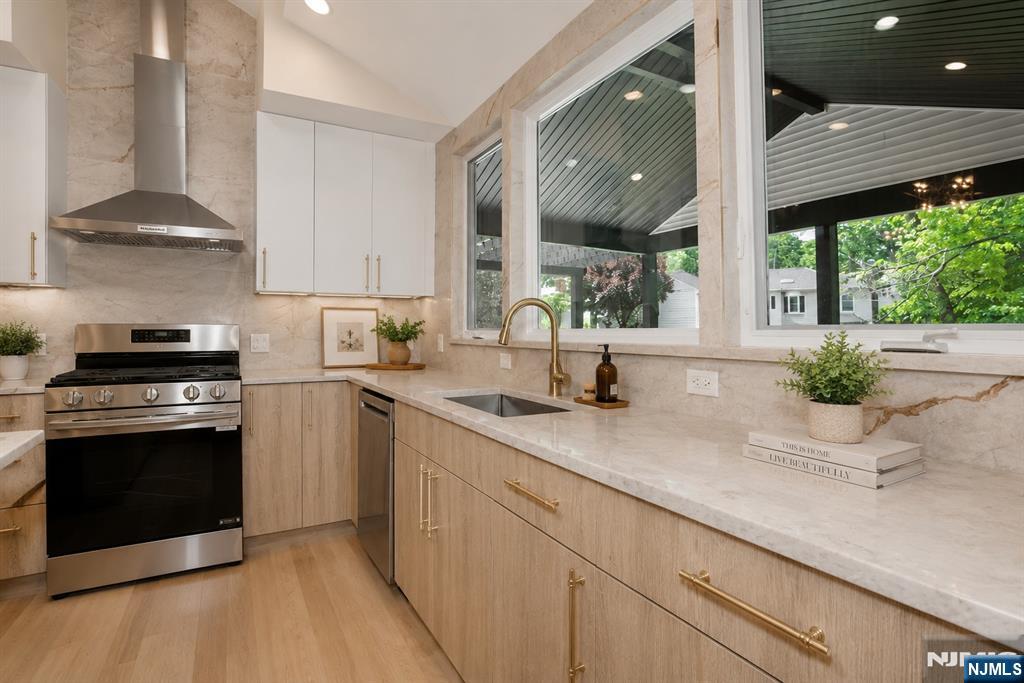 415 Goffle Road Wyckoff, NJ 07481 - Photo 10 of 25