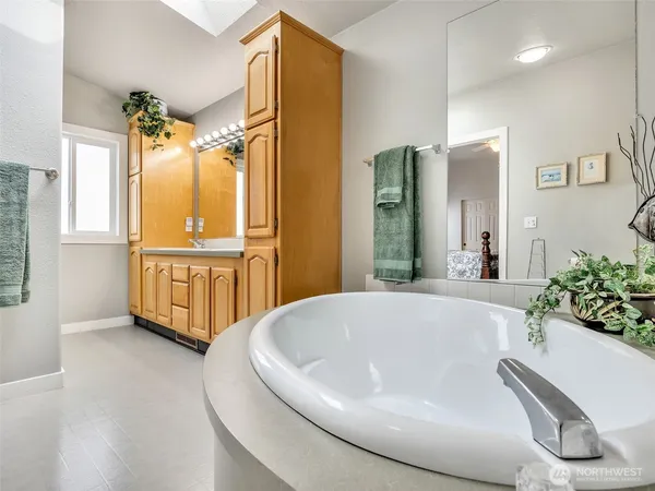 $549,900 | 29515 I Street, Ocean Park, WA 98640