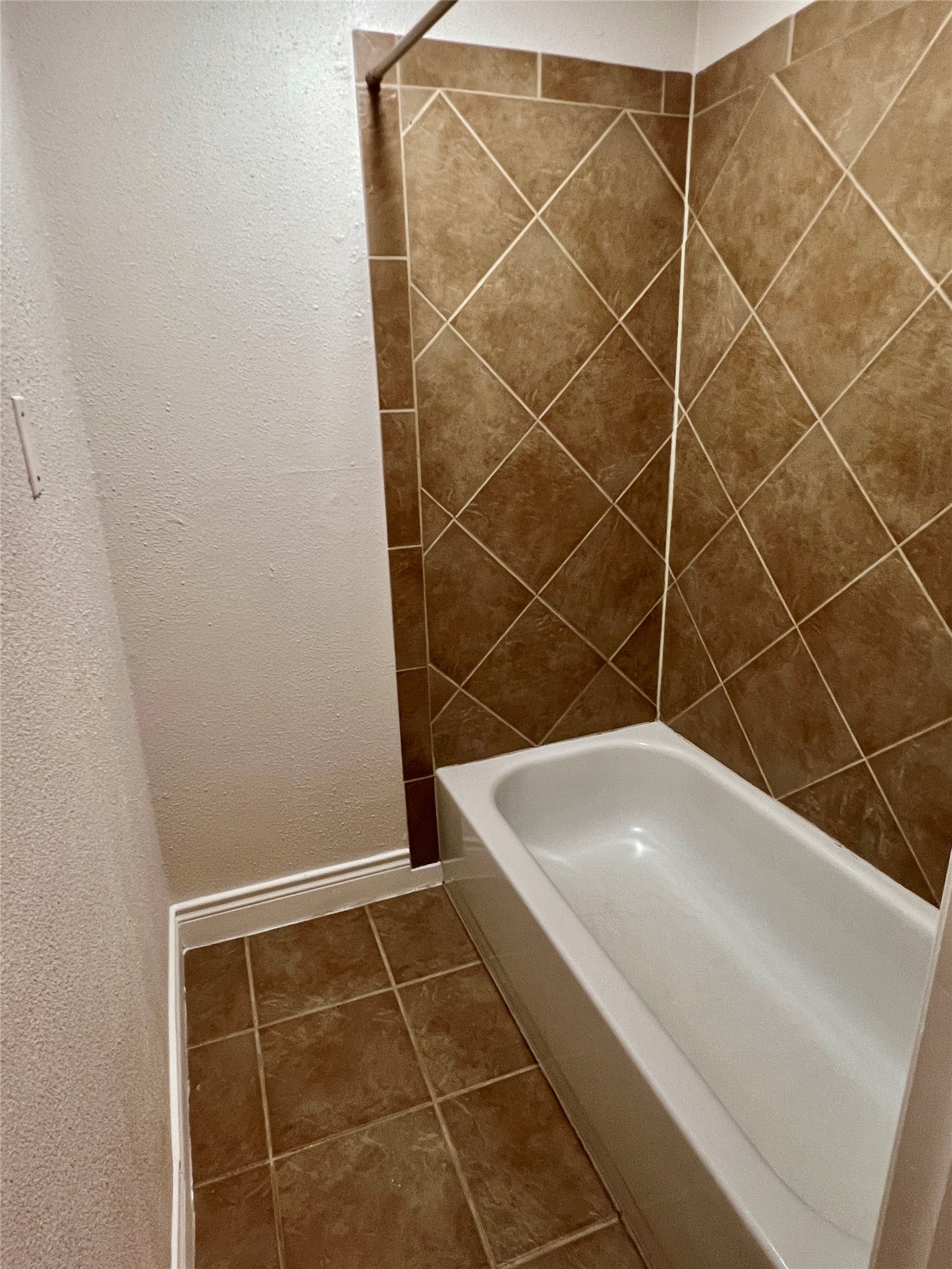 12110 Murr Way Houston, TX 77048 - Photo 13 of 24 a bathroom with a shower