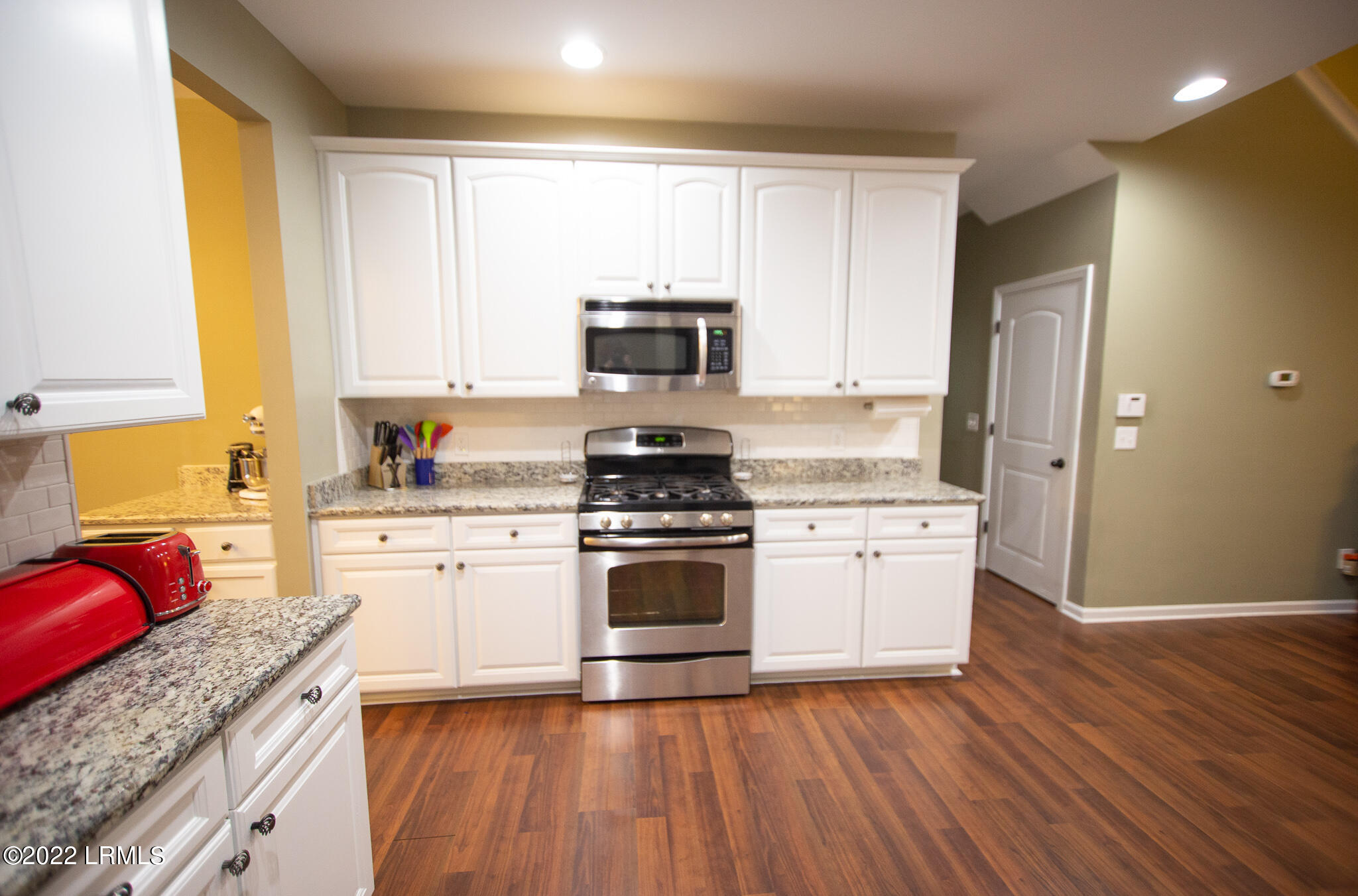 128 Glory Road Beaufort, SC 29906 - Photo 14 of 44 Kitchen Pic2