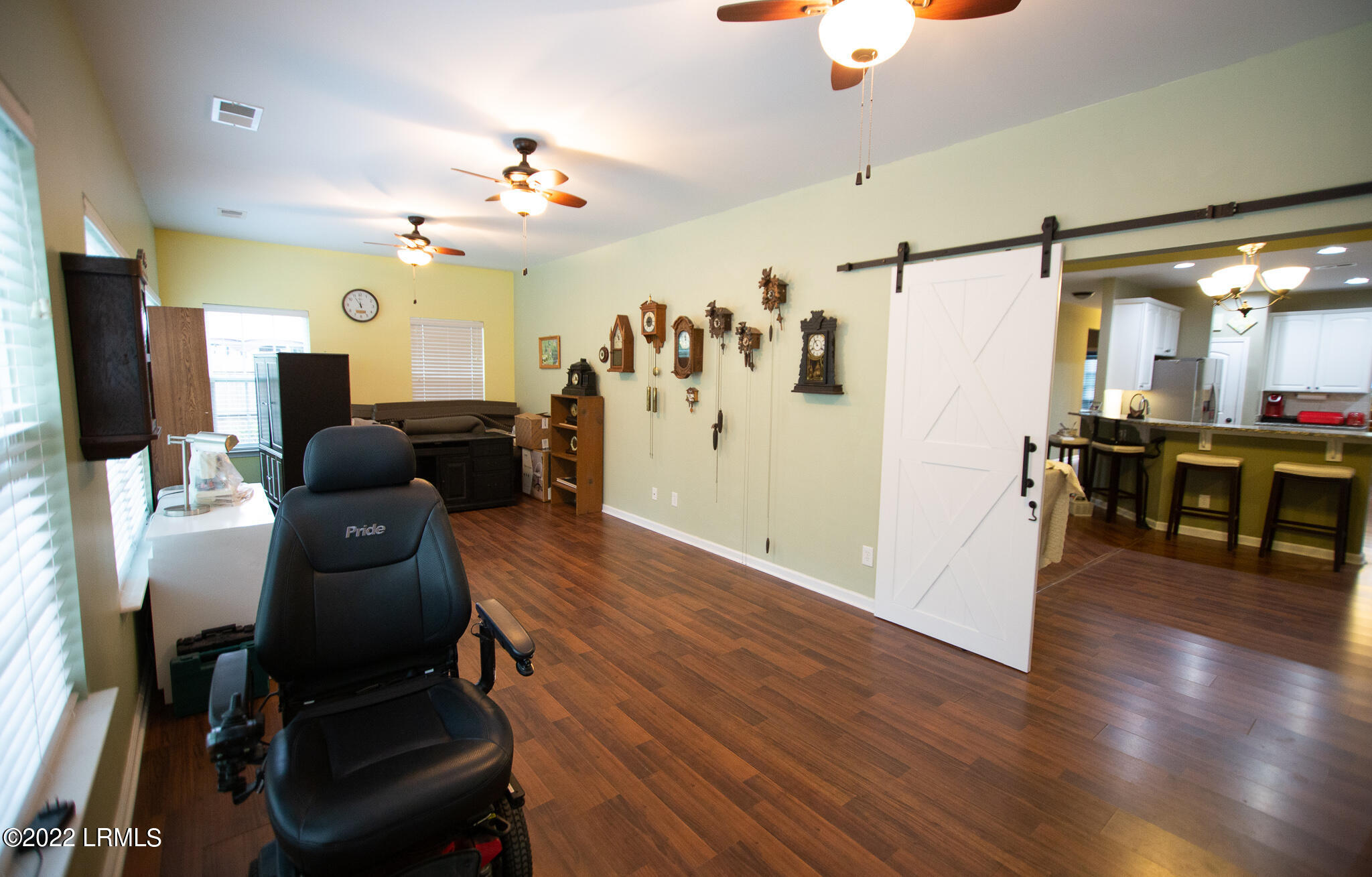 128 Glory Road Beaufort, SC 29906 - Photo 21 of 44 Family Room Pic 1
