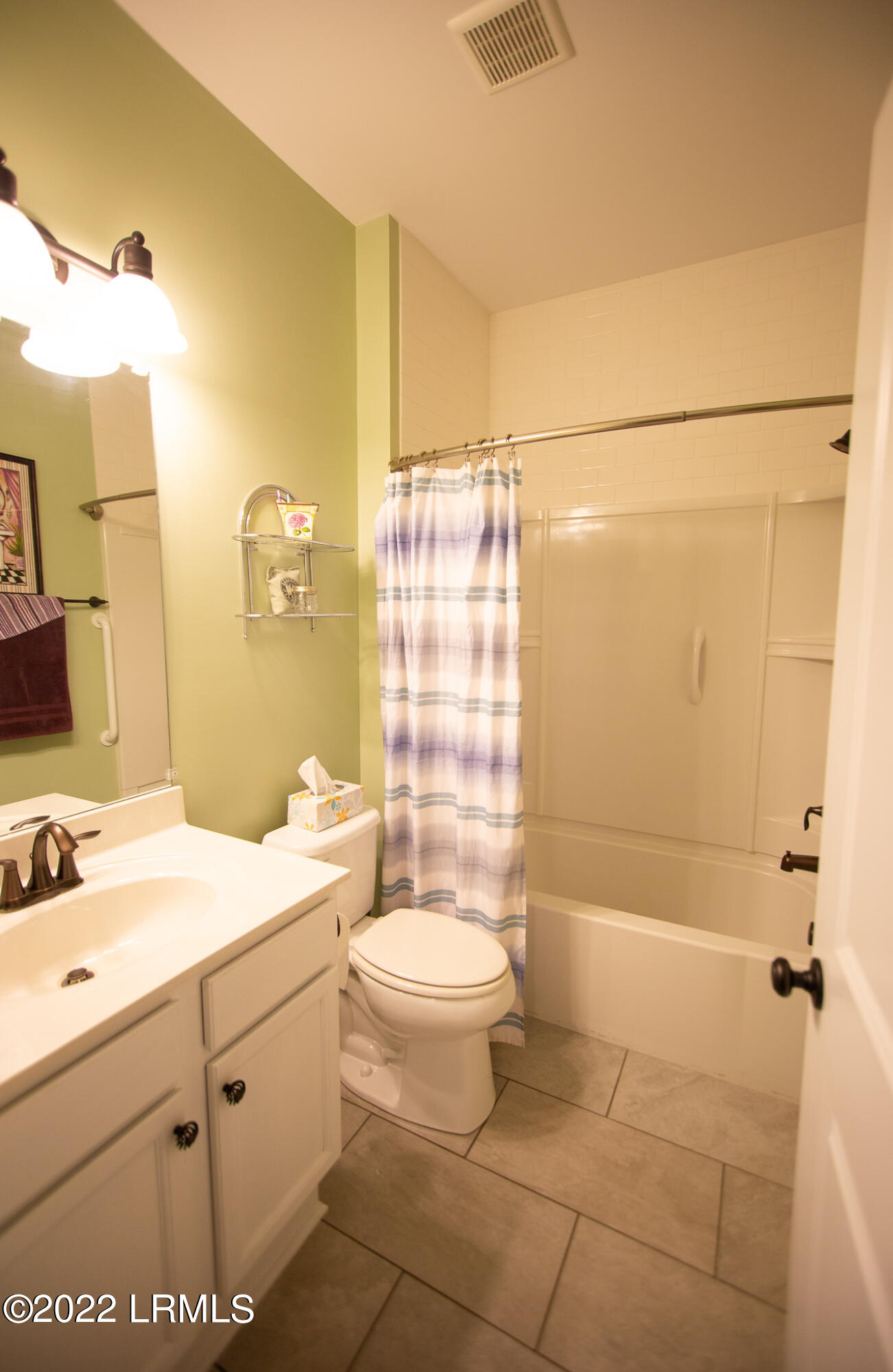128 Glory Road Beaufort, SC 29906 - Photo 33 of 44 Main Bath Pic 1