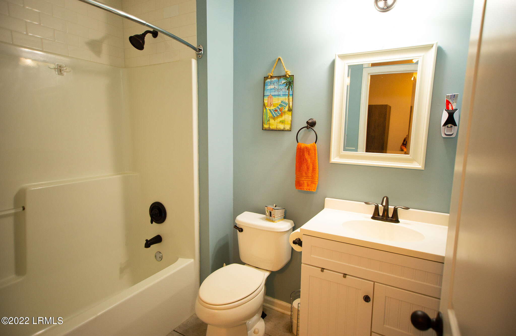 128 Glory Road Beaufort, SC 29906 - Photo 41 of 44 Upstairs Bath