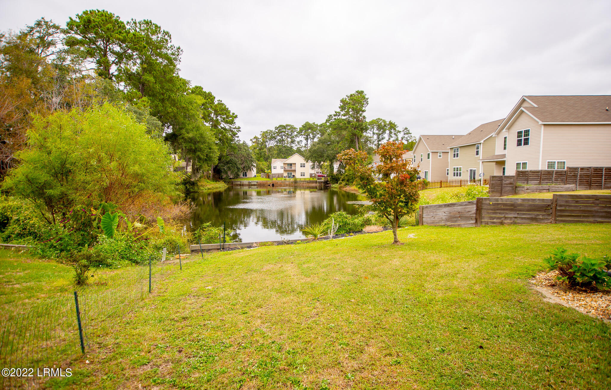128 Glory Road Beaufort, SC 29906 - Photo 7 of 44 View 2 from front