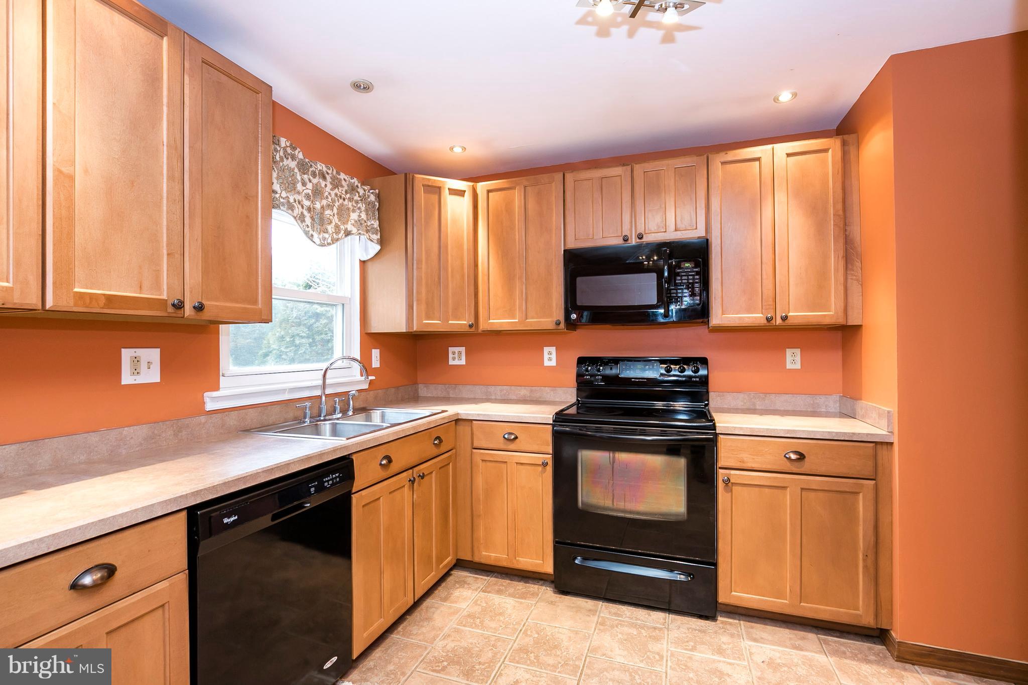 1281 Rupert Road Pottstown, PA 19464 - Photo 2 of 27 Kitchen