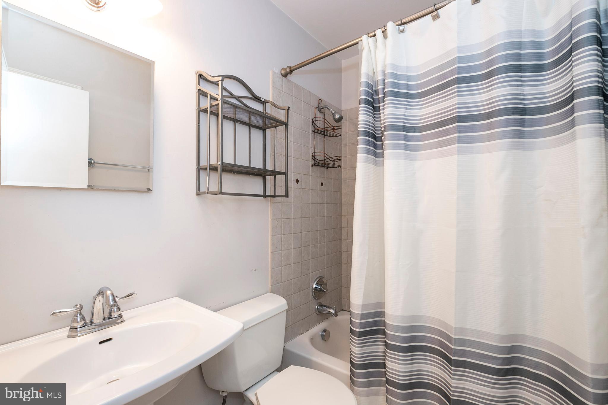1281 Rupert Road Pottstown, PA 19464 - Photo 16 of 27 Full Hall Bath