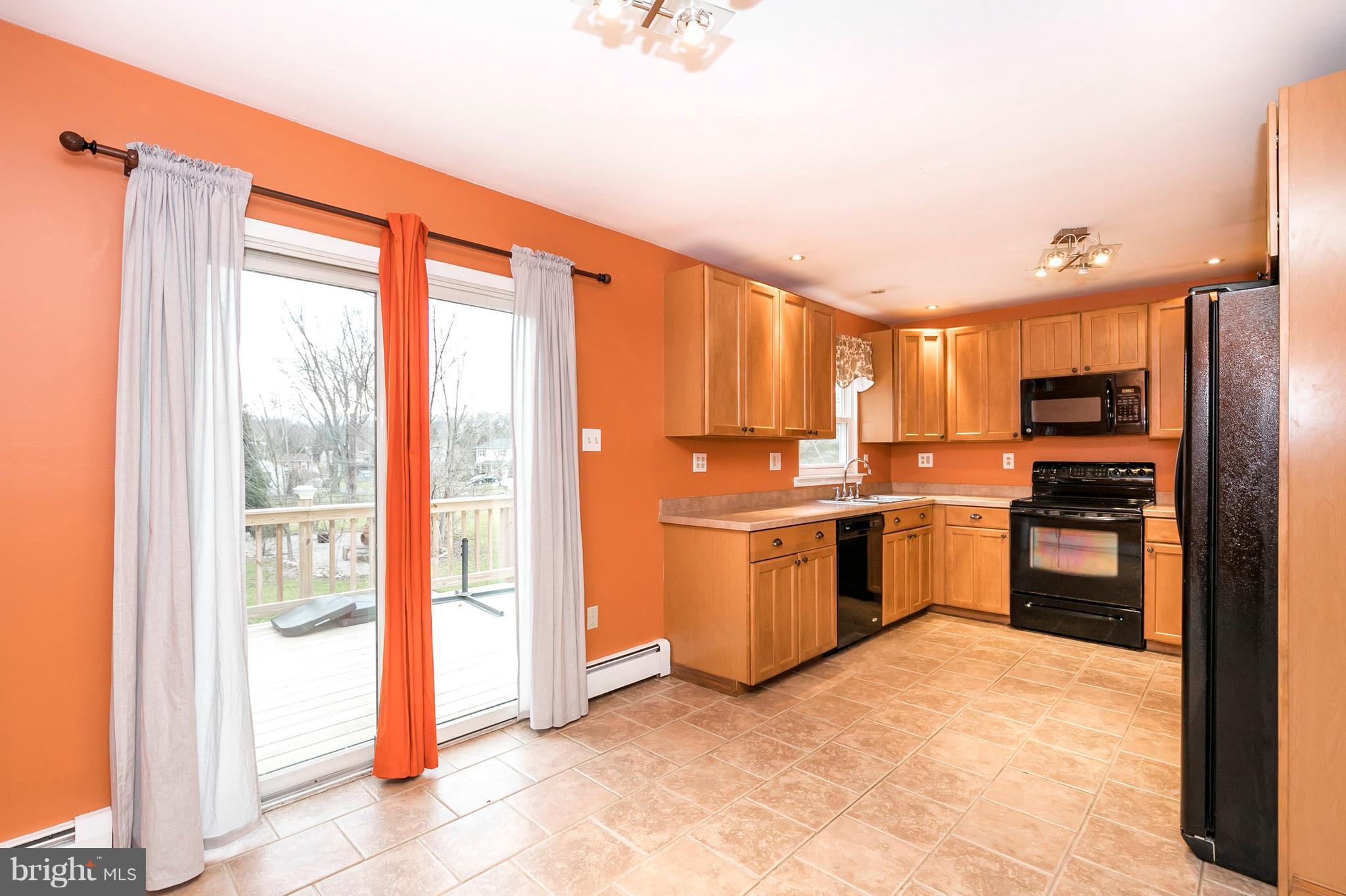 1281 Rupert Road Pottstown, PA 19464 - Photo 3 of 27 Kitchen