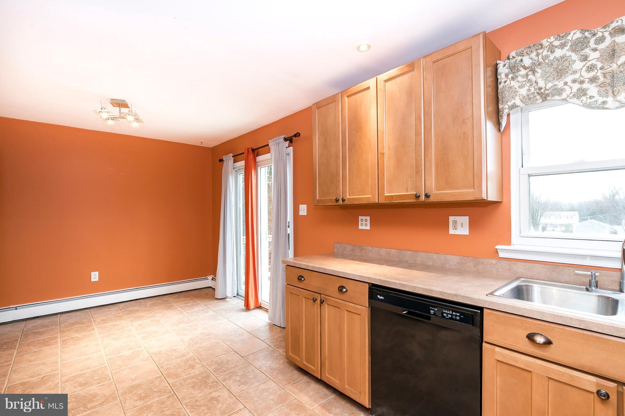 1281 Rupert Road Pottstown, PA 19464 - Photo 4 of 27 Kitchen