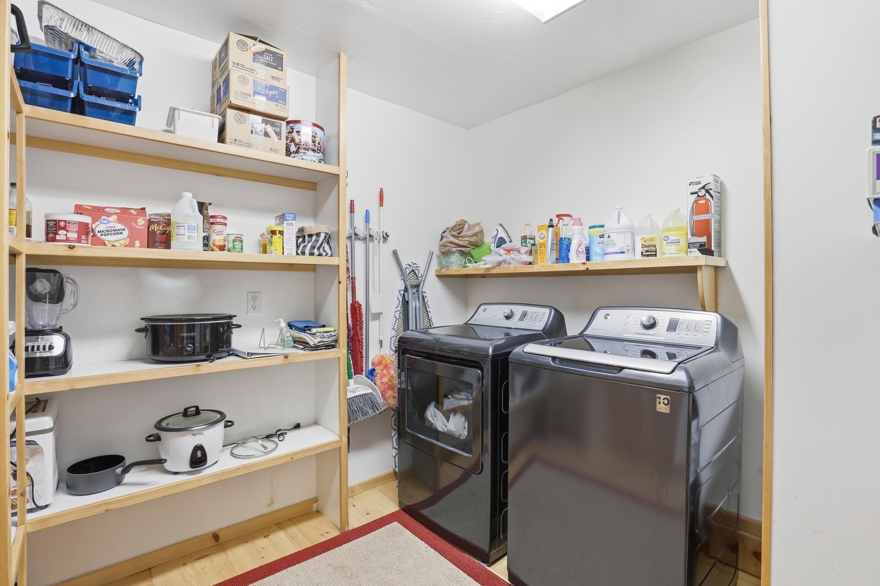 6322 Sharyn Road Pine, AZ 85544 - Photo 15 of 37 a utility room with storage and utility