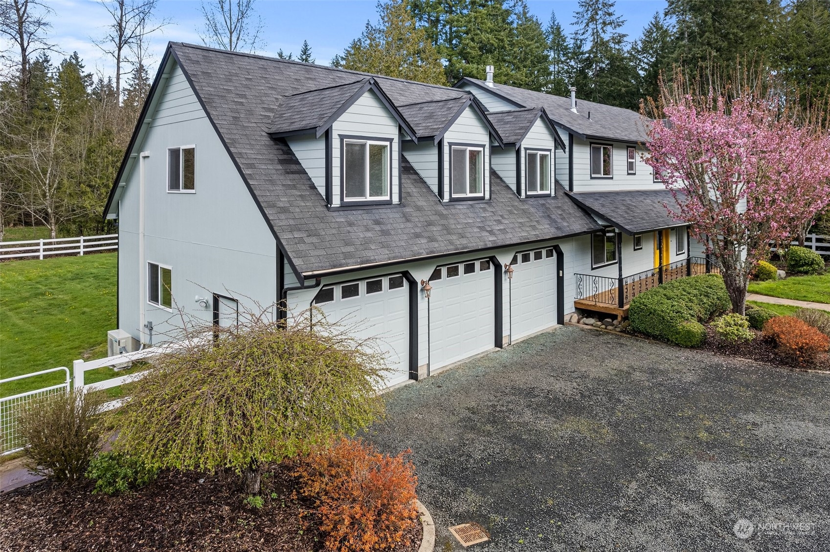 4105 Cooper Point Road Northwest Olympia, WA 98502 - Photo 6 of 40 Gallery Image 6